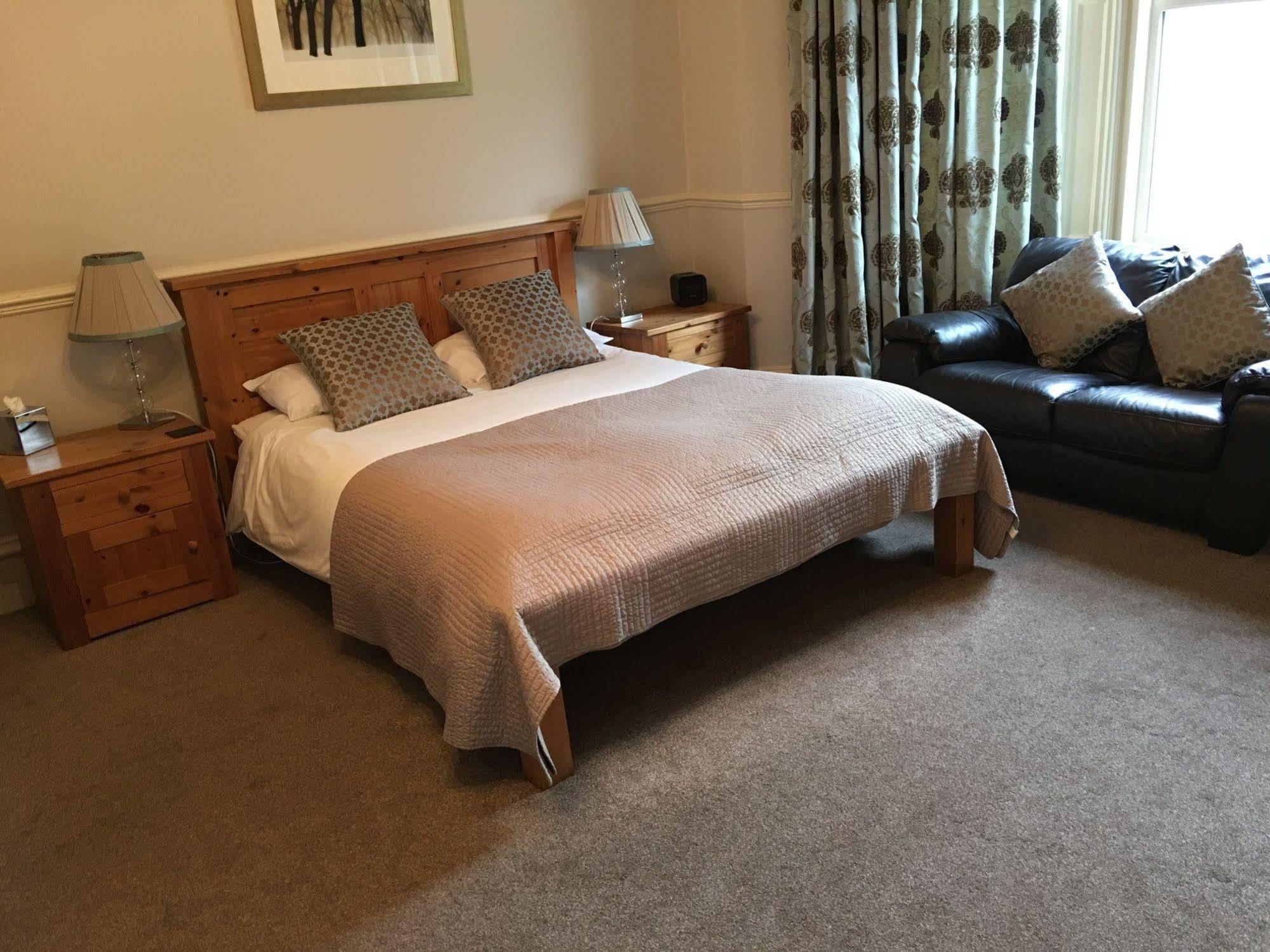 Bishops Guest Accommodation ยอร์ค ภายนอก รูปภาพ